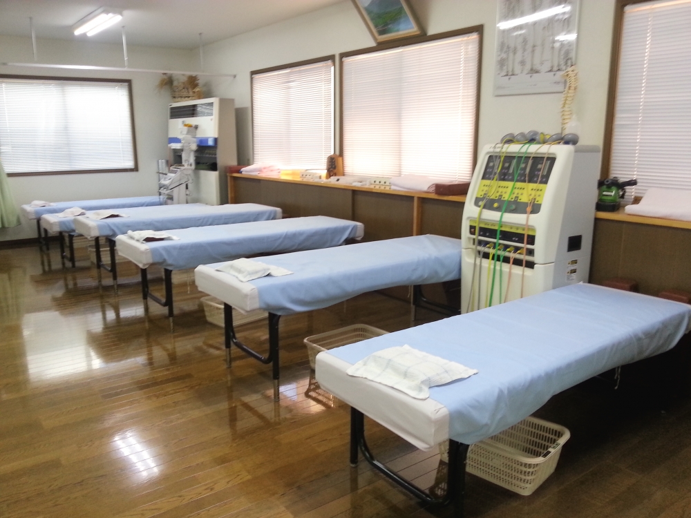 しもとり接骨院　施術室